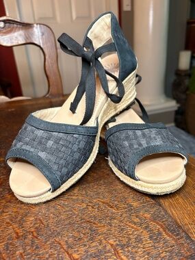 UGG Delmar Black Woven Jute Espadrille Wedge Sandals - Size 8